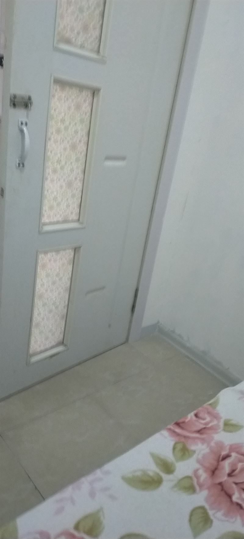 松林小区，四楼，一共三个房间，现有一个450