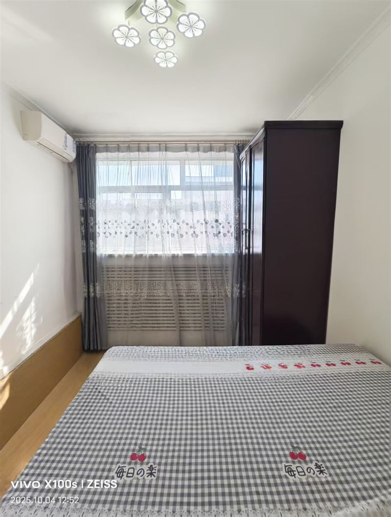 湖滨小区拎包入住