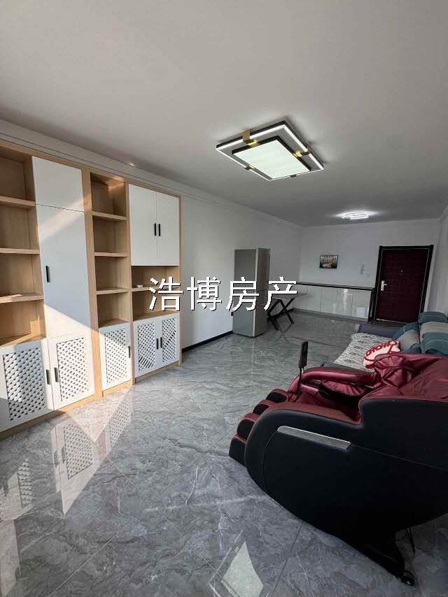 逸夫学区房电梯11楼两室一厅，82.44平