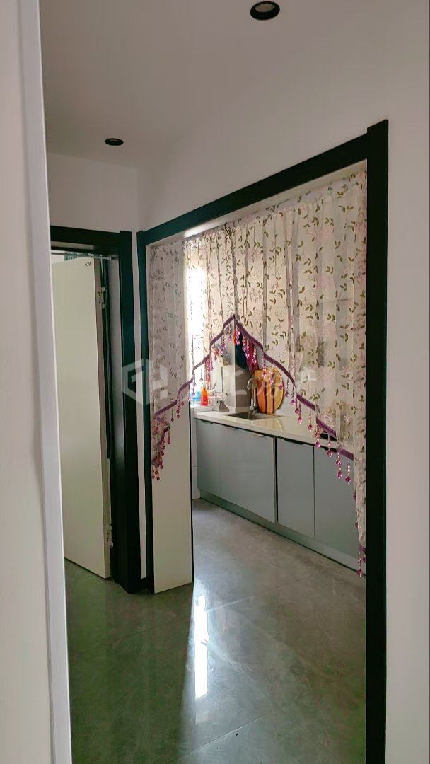 卖楼南岸花园电梯房，2室1厅