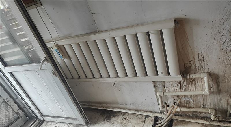 急卖茄子河交通公寓地下耳房