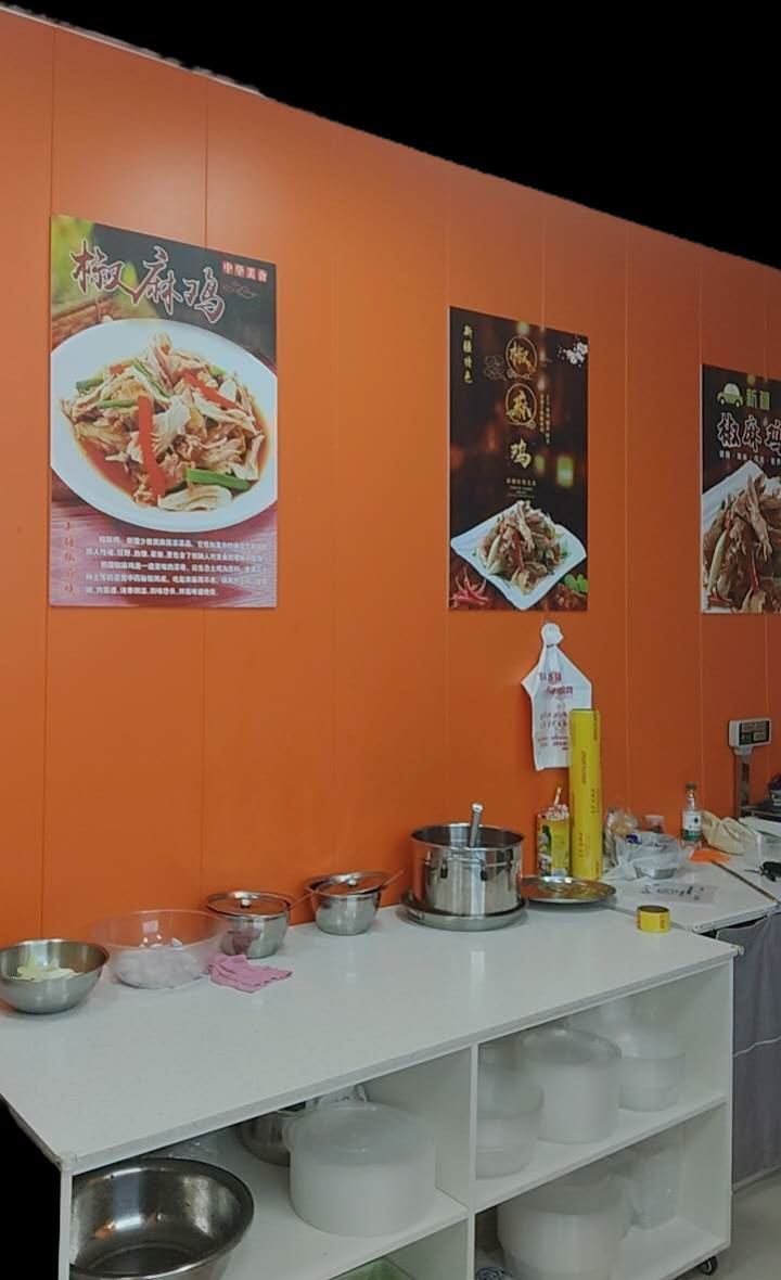 步行街杨国福麻辣烫耳房外兑