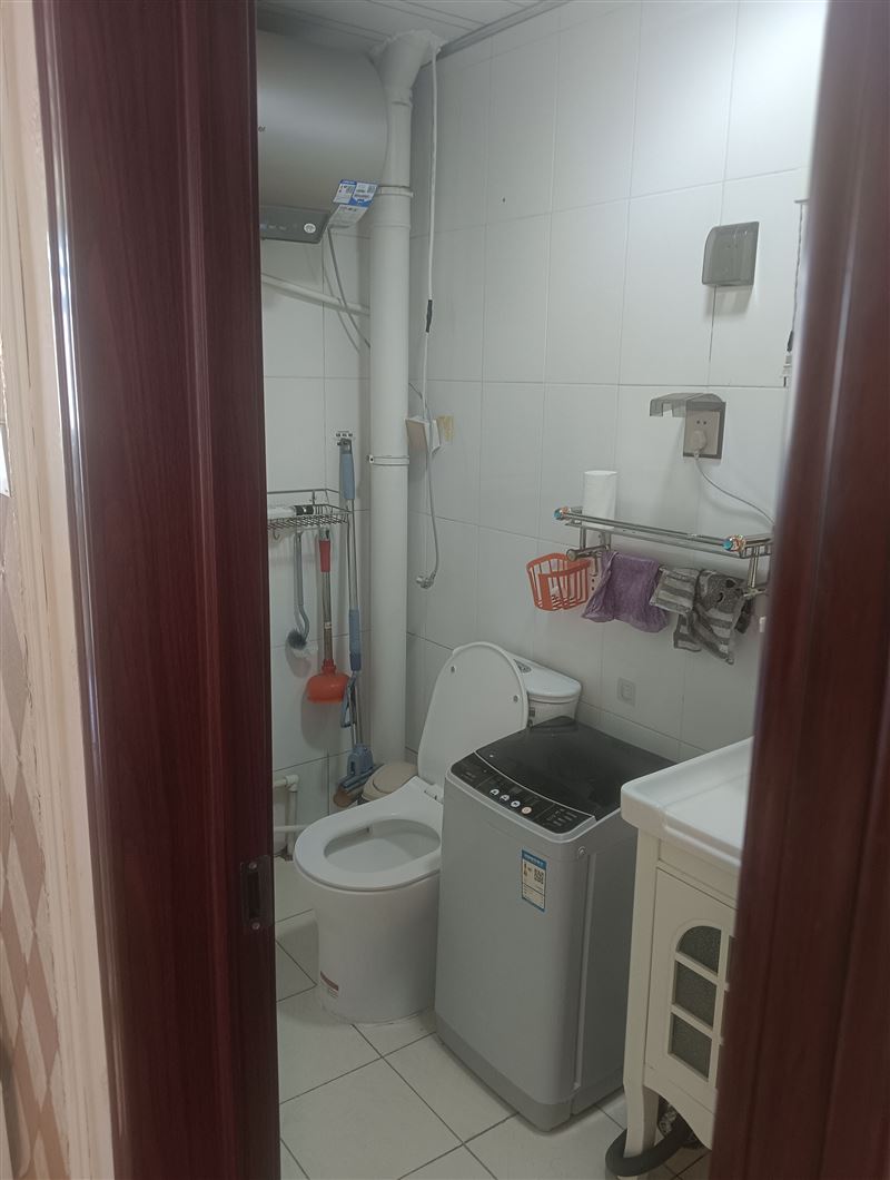 出租东方名苑14号楼2单元702菲顶80平拎包入住包取暖物业
