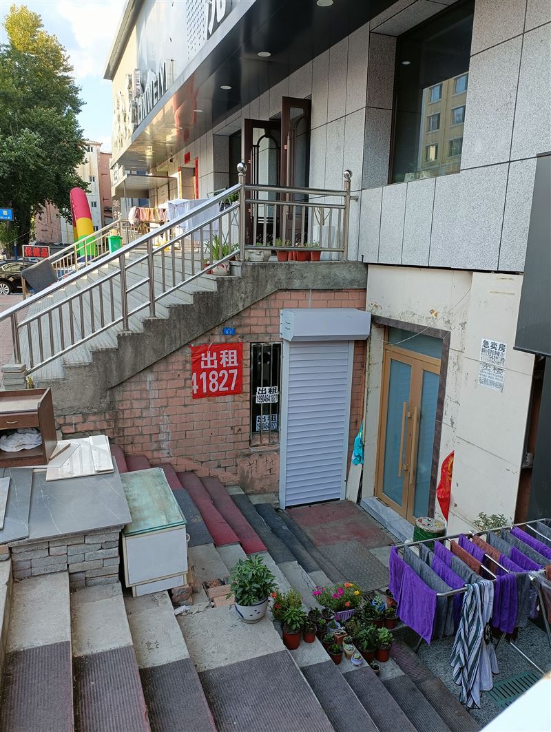 桃山区旭日小区麟威咦楼下耳房出卖