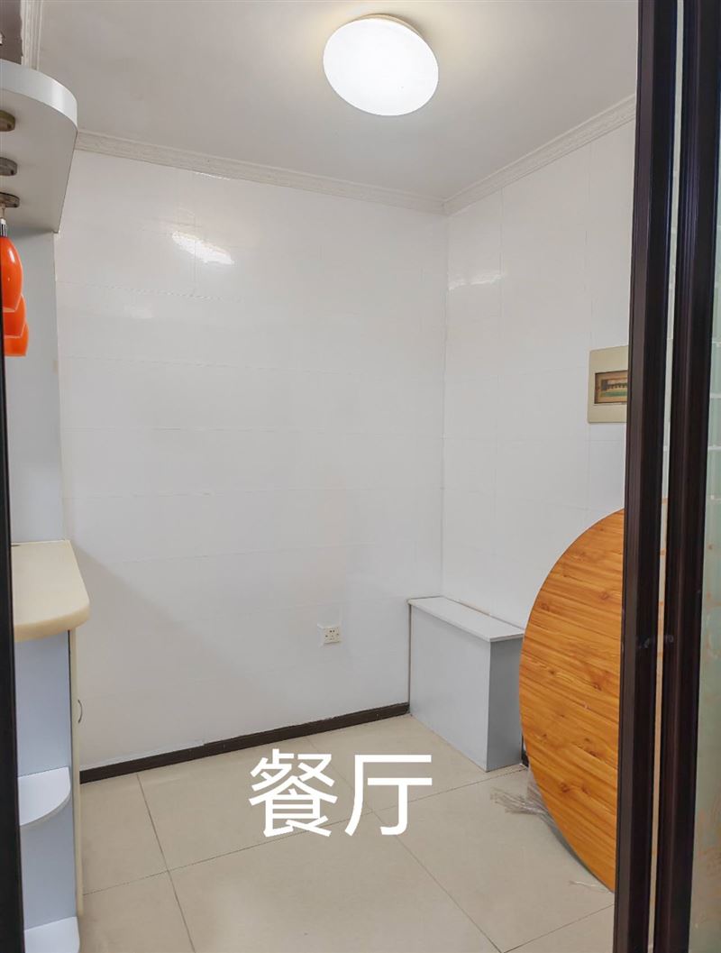 出售欧洲新城高层阁楼，