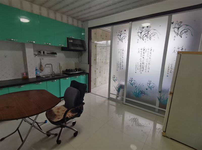 银泉6号楼，2楼出租