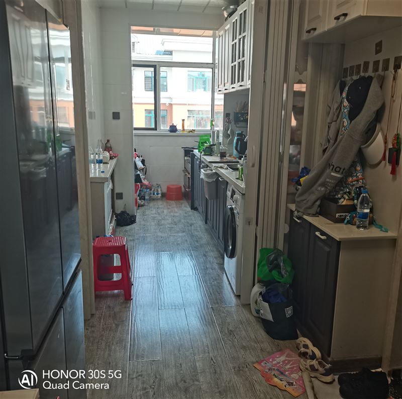 湖东六楼急卖