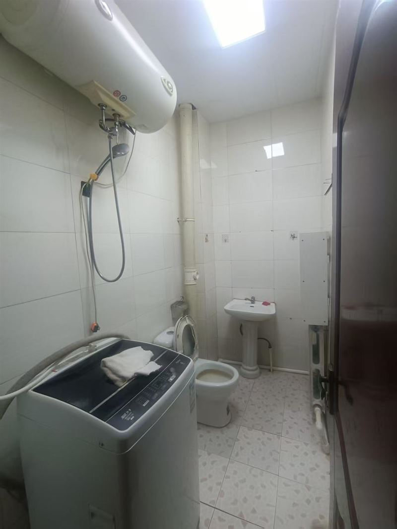 出租；马场 王清湖B区 一楼 一室一厅 拎包入住 年租六千 双包
