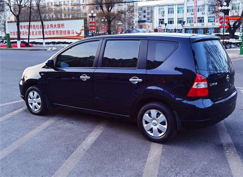 出售、尼桑骊威