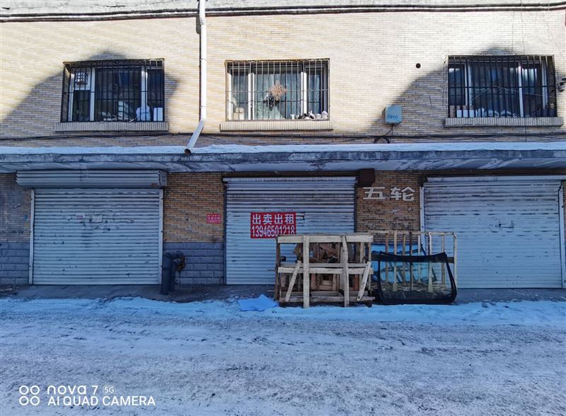 桃西彩虹河畔小区车库