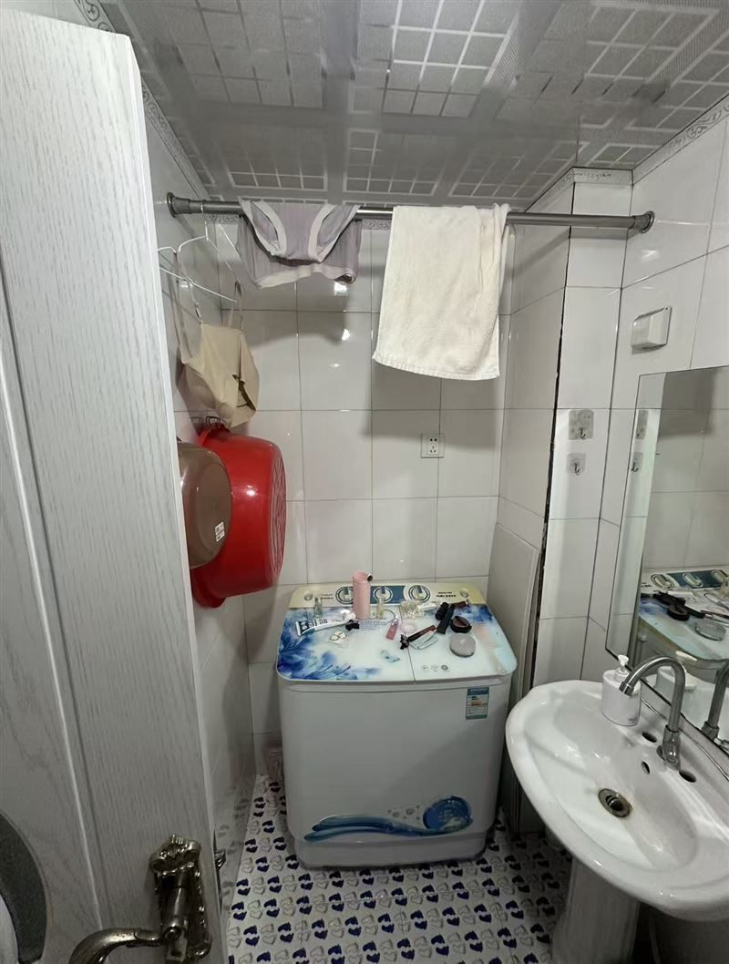 海天家园1楼出售