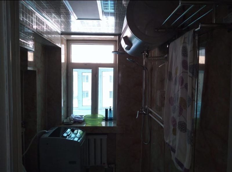 二转盘建行附近楼房出屋