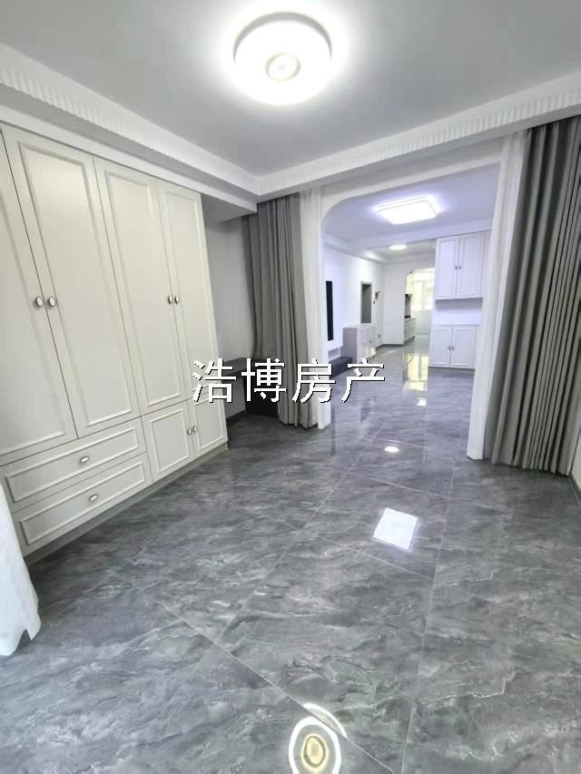 学府华庭2楼
