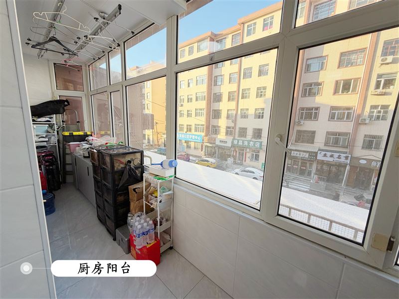 学府路100平好房出售，精装修，拎包入住，全阳格局
