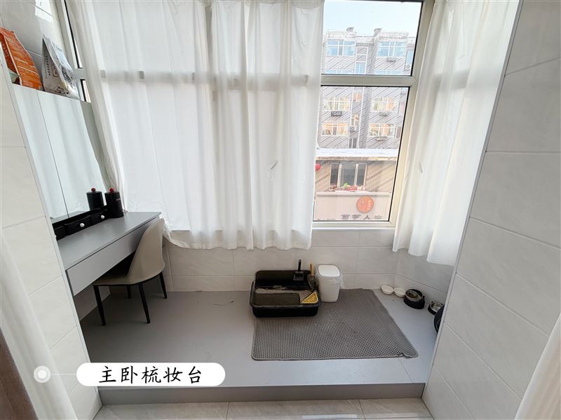 学府路100平好房出售，精装修，拎包入住，全阳格局