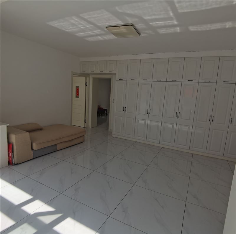 出售逸夫中学对过建设局家属楼