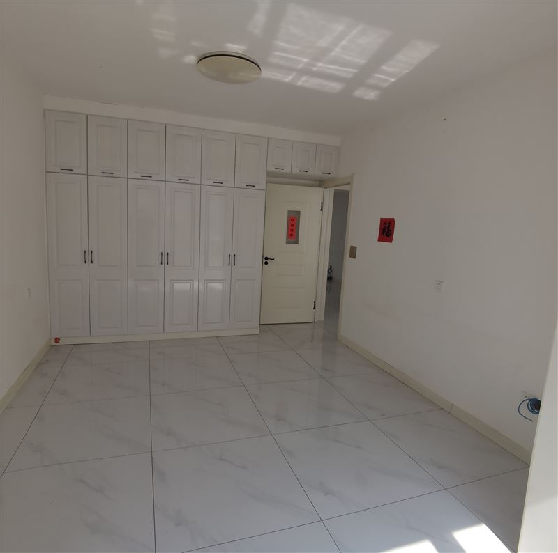 出售逸夫中学对过建设局家属楼