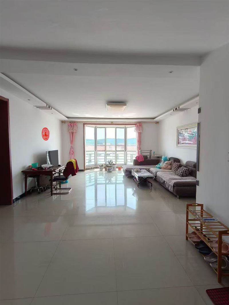 鸿福家园阁楼110平