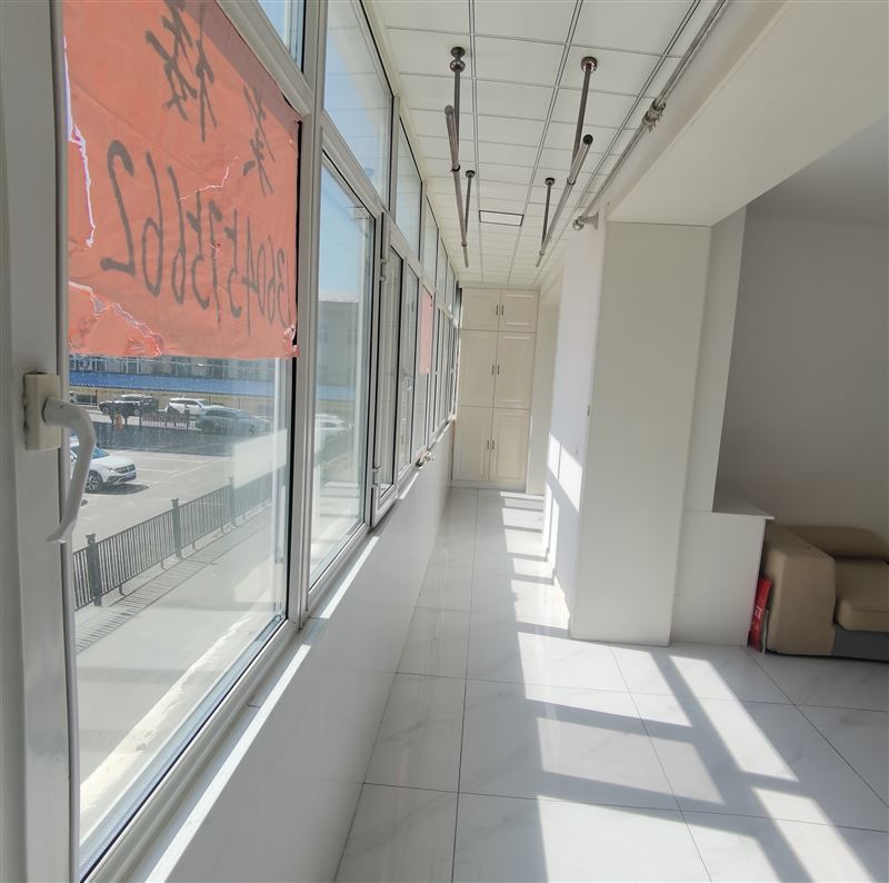 出售逸夫中学对过建设局家属楼二楼