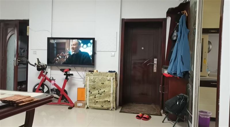 售怡安小区2楼三室
