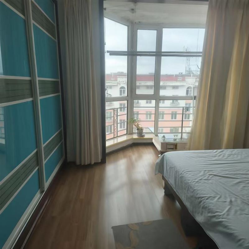 鸿福家园楼房出售