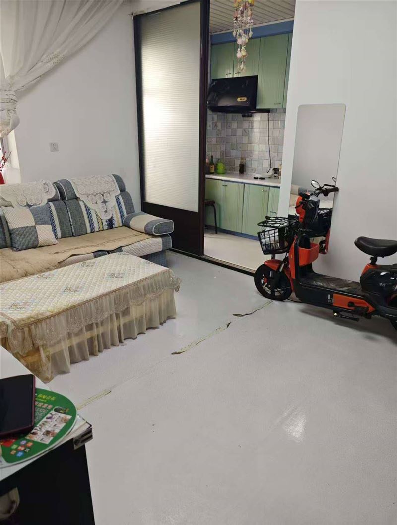 204林业局2号楼4单元702出租售卖，73平方，出租4500一年，一千押金，售卖八万八