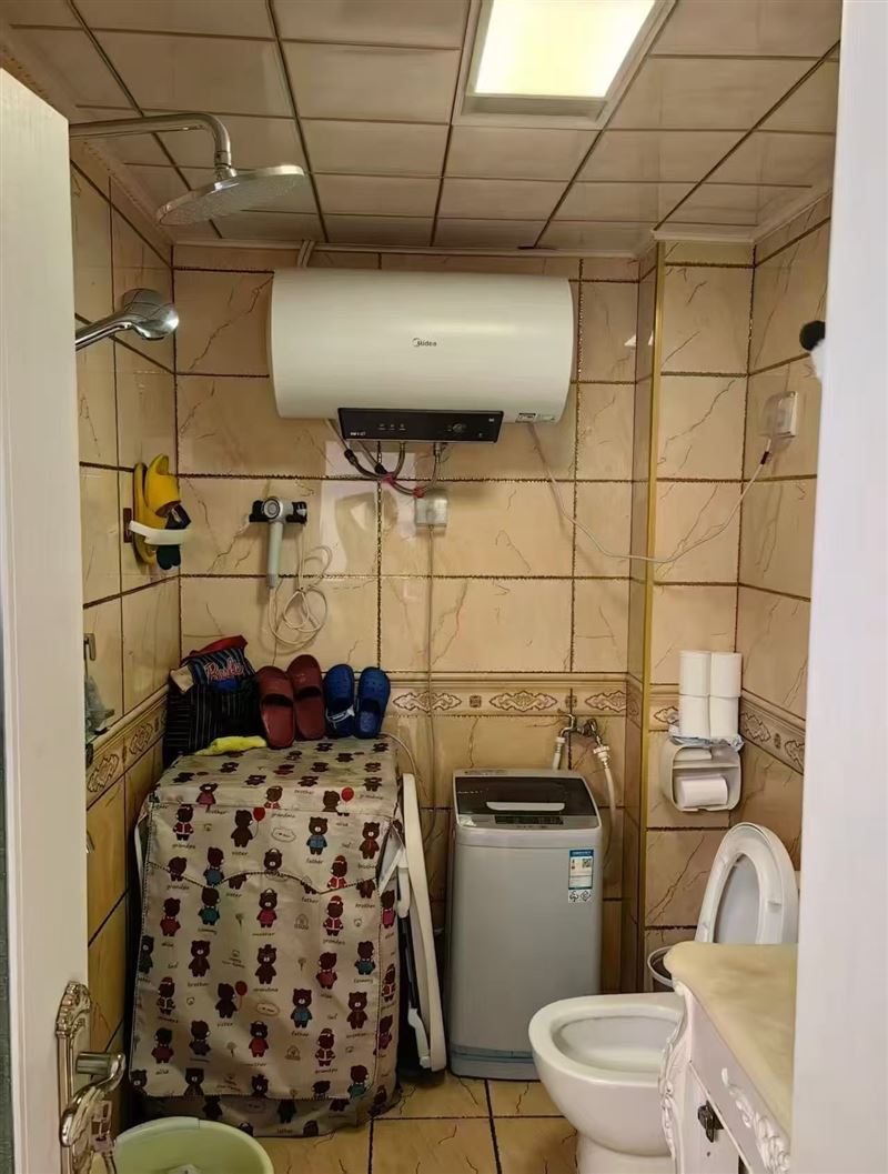 售万宝小区3楼77平