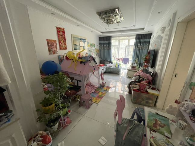 东方花园1楼79平