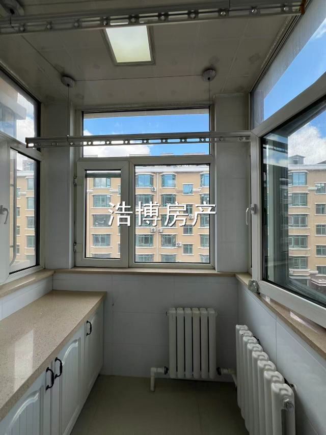 金桥家园4楼 