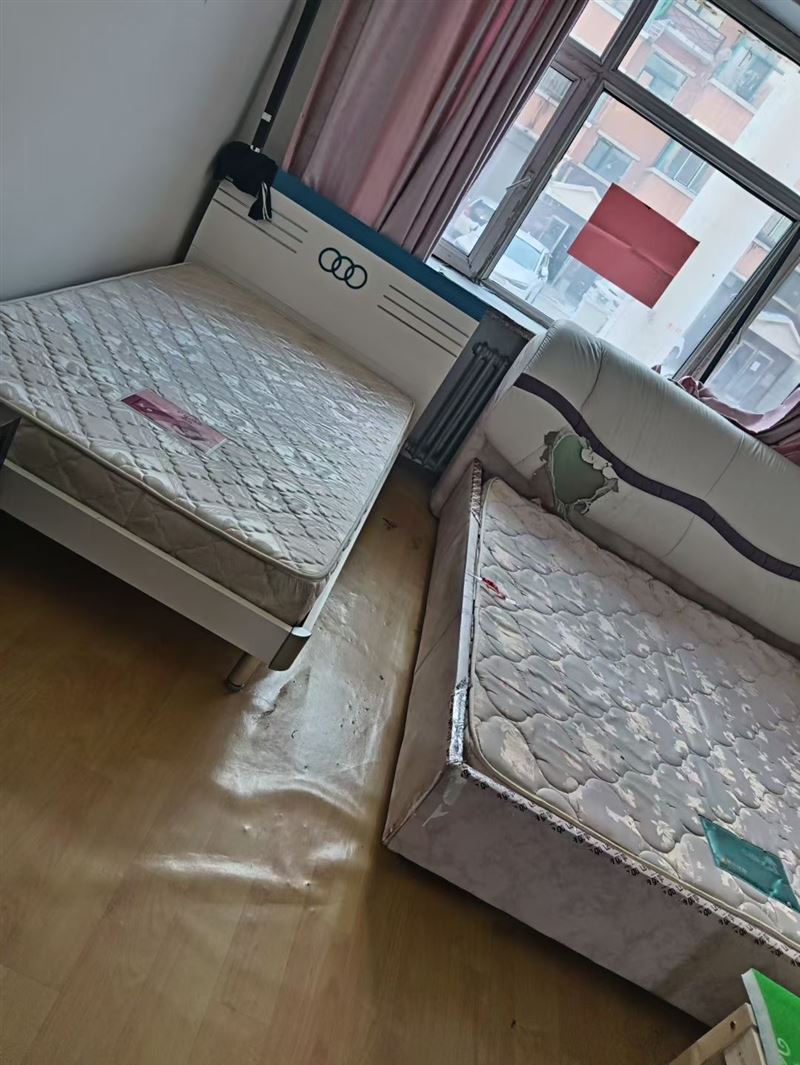 🈶房出租