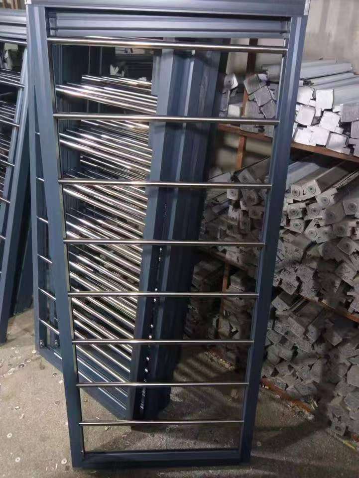 订做纱窗，包门