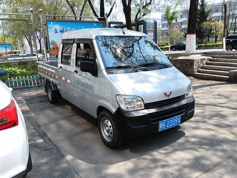 五菱之光双排小卡