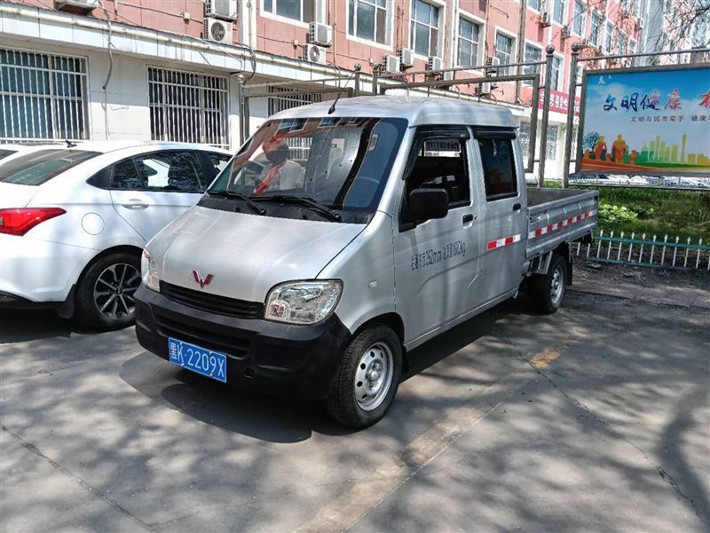 五菱之光双排小卡