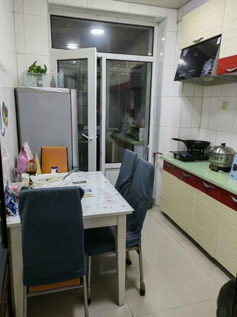 出租银泉七楼