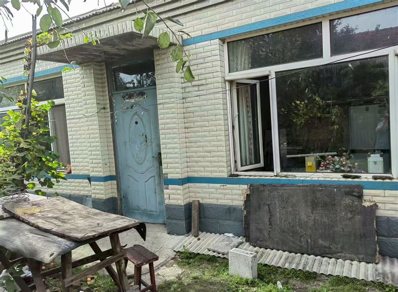 出售平房，离公交公司近