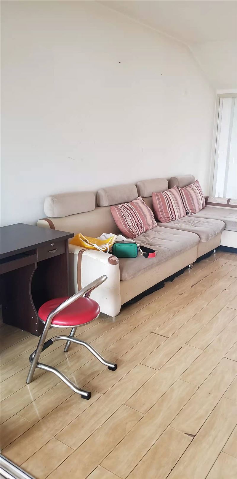 东方名苑阁楼出租
