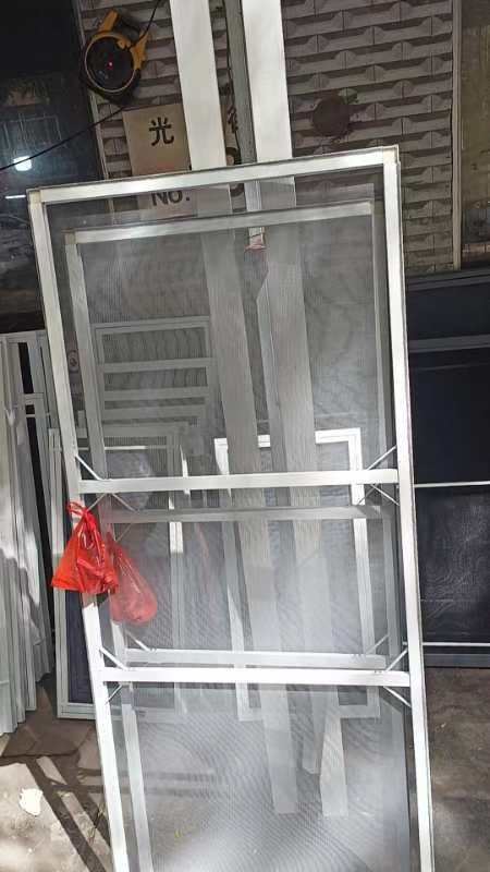 维修门窗，定做纱窗，软包防盗门