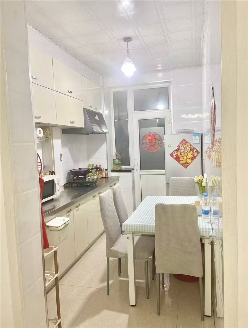 租万宝六楼4500