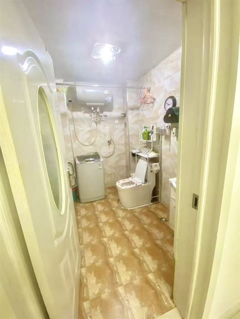 租万宝六楼4500