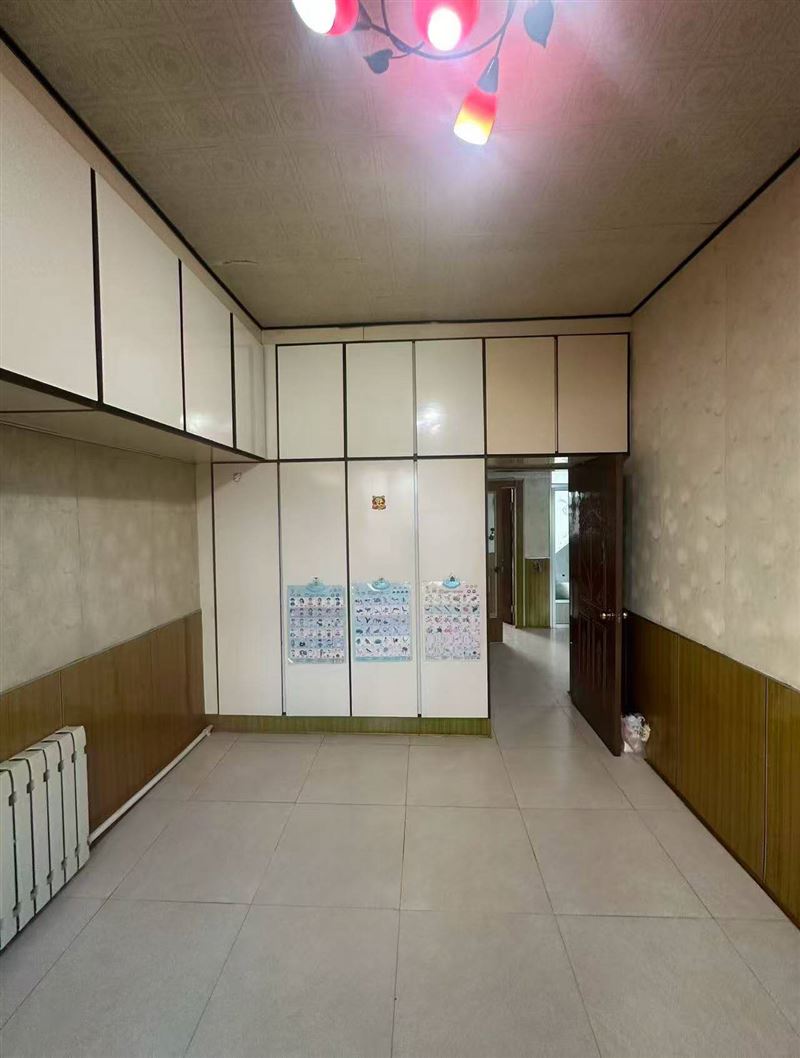 出售客运站身后铁选家属楼