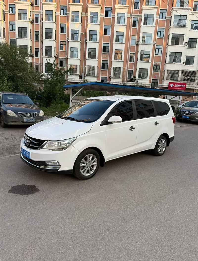 出售宝骏730