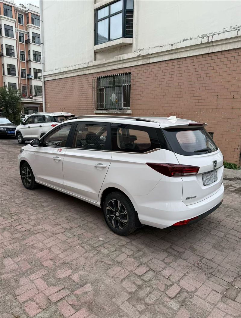 出售宝骏360