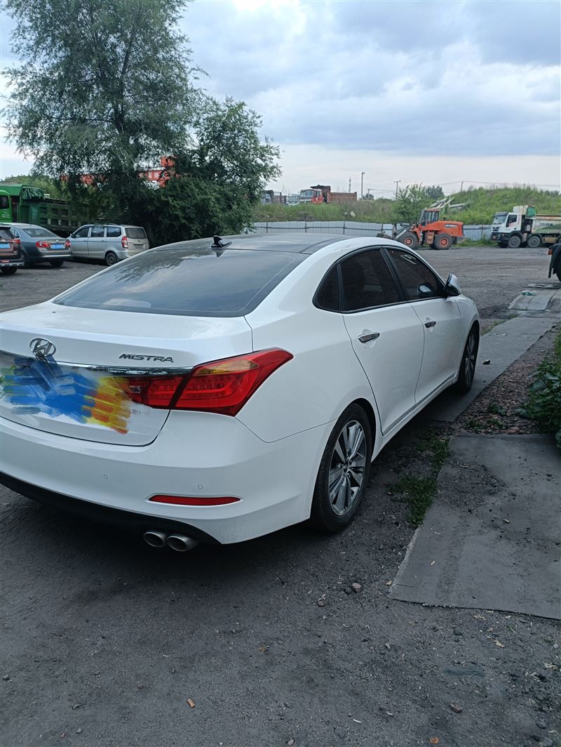 卖二手现代车。