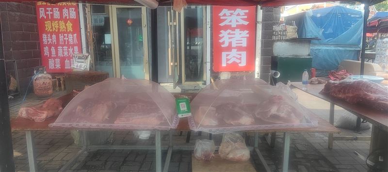 旺铺转让！猪肉水果蔬菜！大排档门口地方够大，挨着小广场