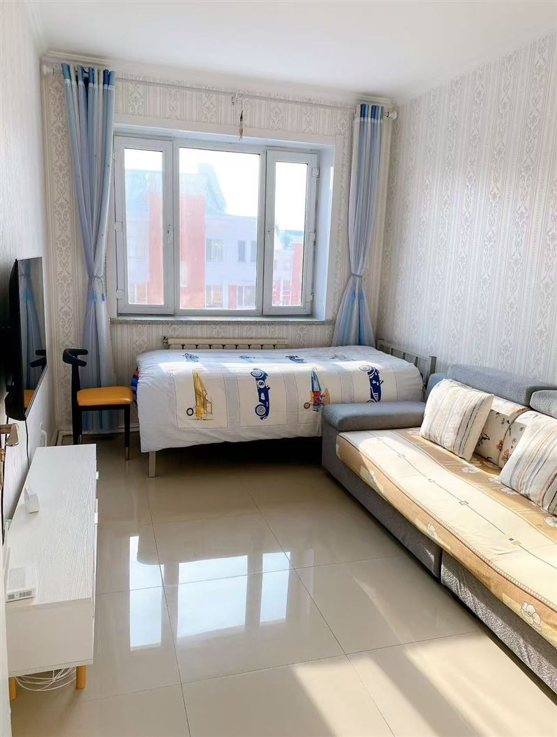 汪清湖C区8号楼3单元603 临近新一中 屋内整洁，价格合理