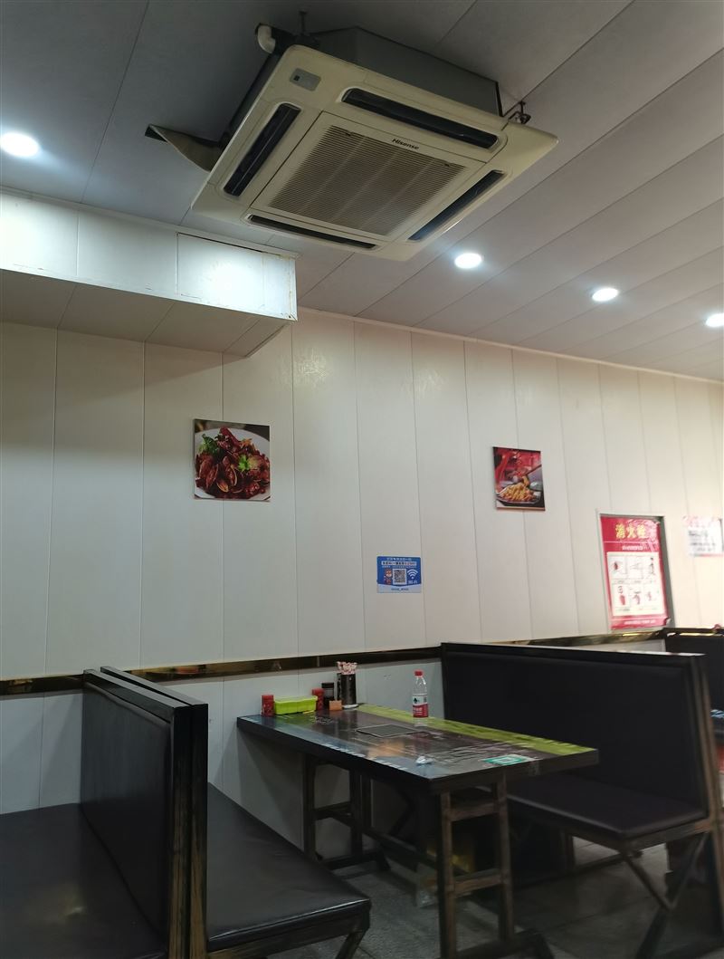七小正门烧烤店低价出兑