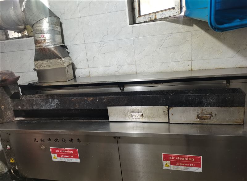 七小正门烧烤店低价出兑