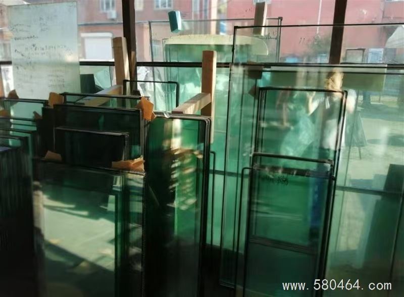 维修门窗透风漏水一安纱窗一软包防盗门